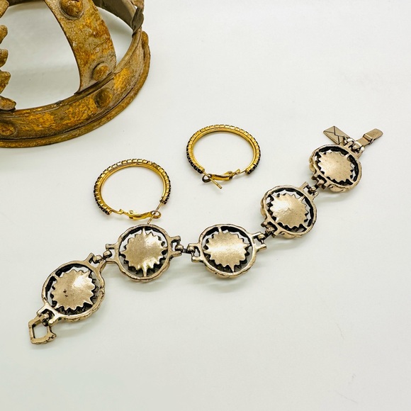 Vintage Rhinestone Flower Bracelet & Earrings - Picture 3 of 10